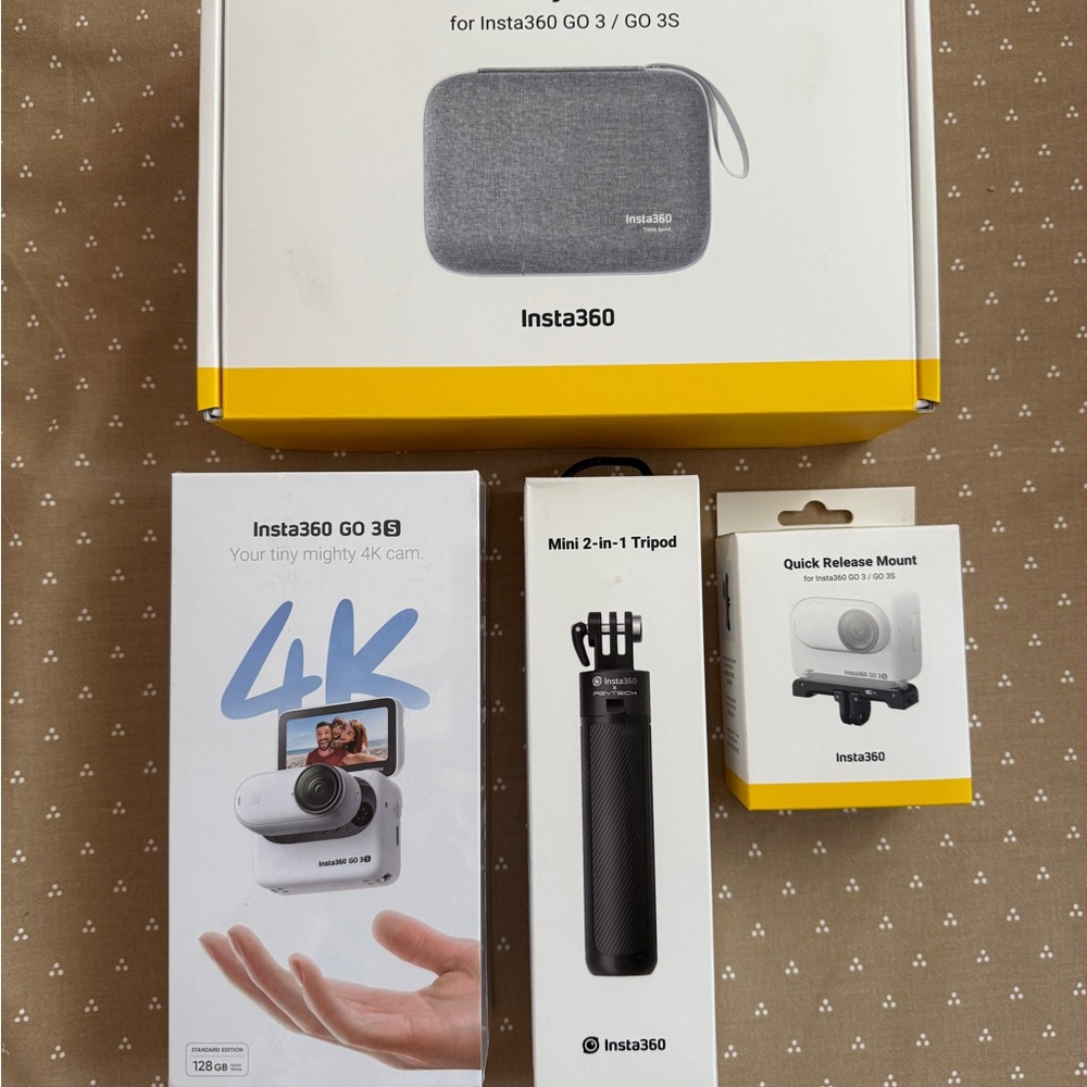 Insta360 GO 3 Camera Bundle with Accessories